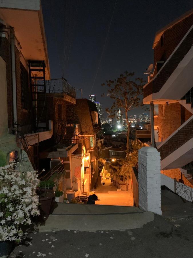 Hhzib, Homestay On A Hill In The Heart Of Seoul - 'Best Seoul Stay 2024' By Seoul Bagian luar foto