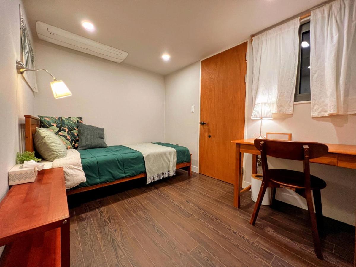 Hhzib, Homestay On A Hill In The Heart Of Seoul - 'Best Seoul Stay 2024' By Seoul Bagian luar foto